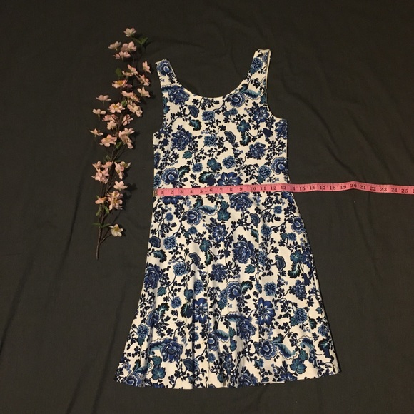 H&M Divided Fit and Flare Floral Toile Dress Size8 - Picture 3 of 5